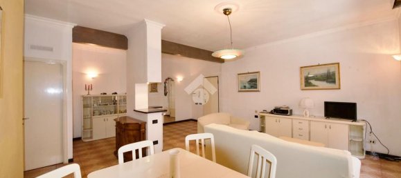 3 rooms Apartment in Rome, Italy No. 112541 5
