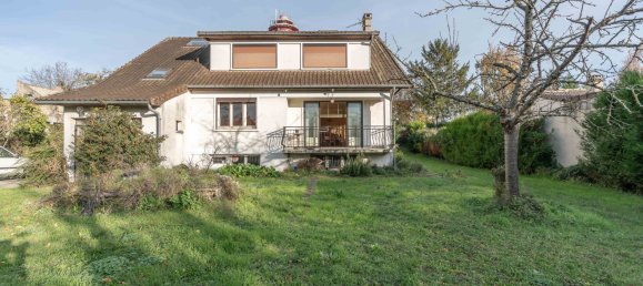 5 bedrooms House in Chennevieres-sur-Marne, France No. 175464 2