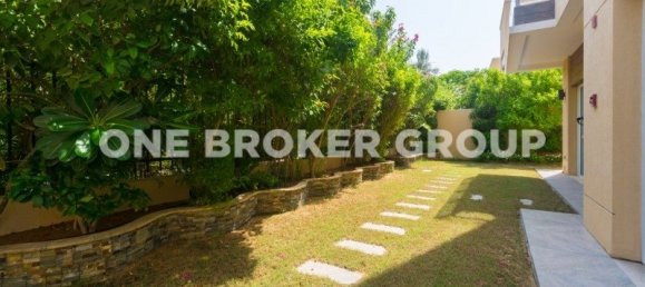 4 bedrooms Villa in Al Barsha, UAE No. 1433 16