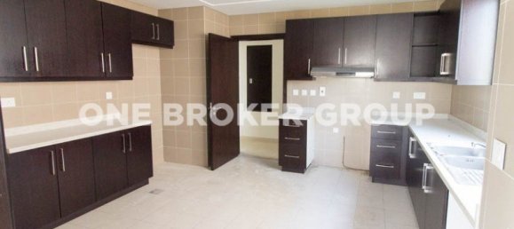 4 bedrooms Villa in Al Barsha, UAE No. 1433 8