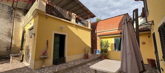 3 bedrooms House in Capannori, Italy No. 269533 34