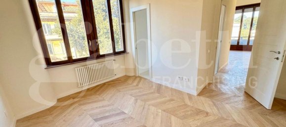 2 rooms Apartment in Rome, Italy No. 44112 7