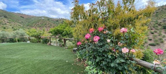 3 bedrooms House in Colmenar, Spain No. 141479 2