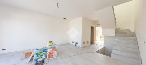 4 rooms Villa in Rome, Italy No. 18061 4