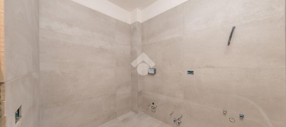 4 rooms Villa in Rome, Italy No. 18061 11
