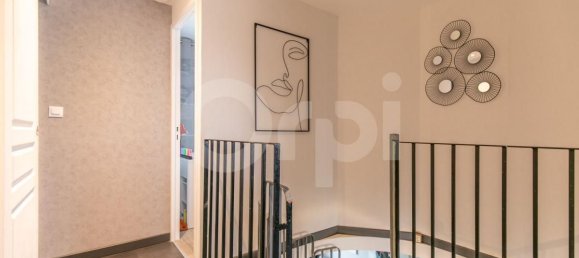 4 bedrooms House in La Queue-en-Brie, France No. 163309 10