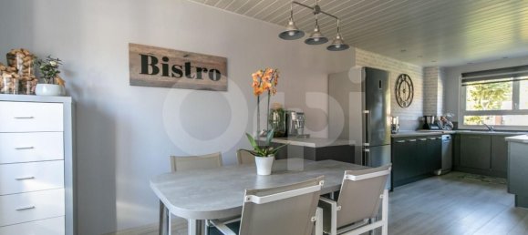 4 bedrooms House in La Queue-en-Brie, France No. 163309 5