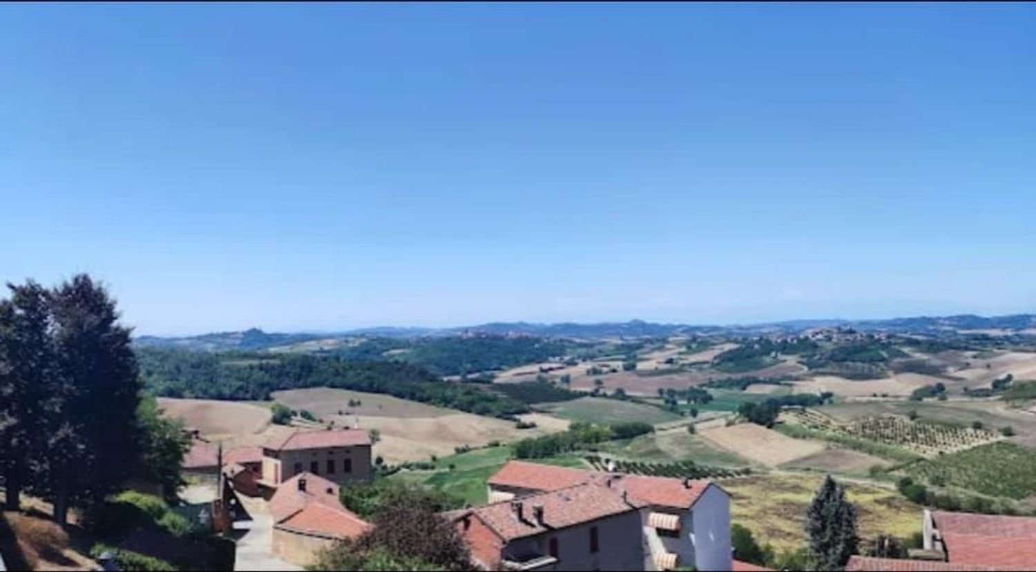 Casa de 8 dormitorios en Lu e Cuccaro Monferrato, Italy No. 310873