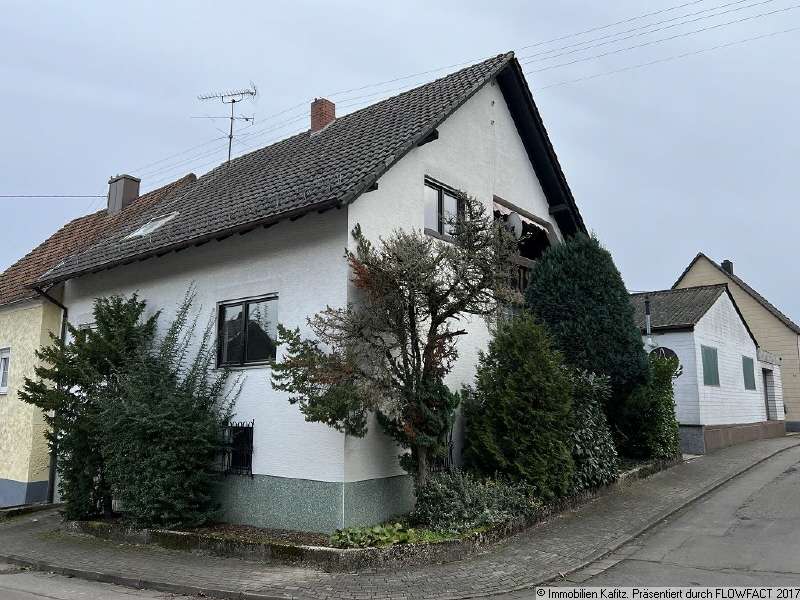 5 rooms Townhouse in Kaiserslautern, Germany No. 135904