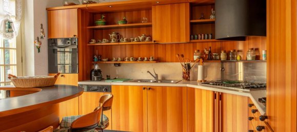 6 chambres Villa à Porto Valtravaglia, Italy No. 270878 12