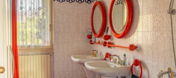 6 chambres Villa à Porto Valtravaglia, Italy No. 270878 17