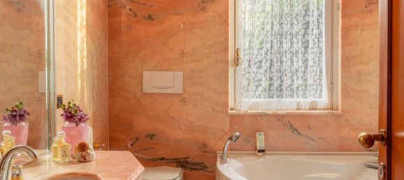 6 chambres Villa à Porto Valtravaglia, Italy No. 270878 19