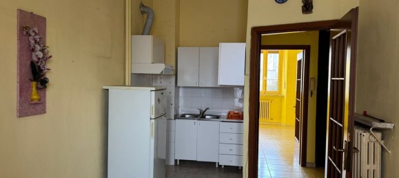 2-salle Appartement à Turin, Italy No. 79845 6