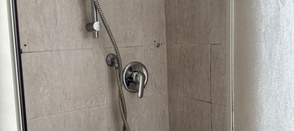 2-salle Appartement à Turin, Italy No. 79845 18