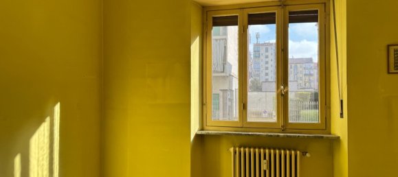 2-salle Appartement à Turin, Italy No. 79845 12