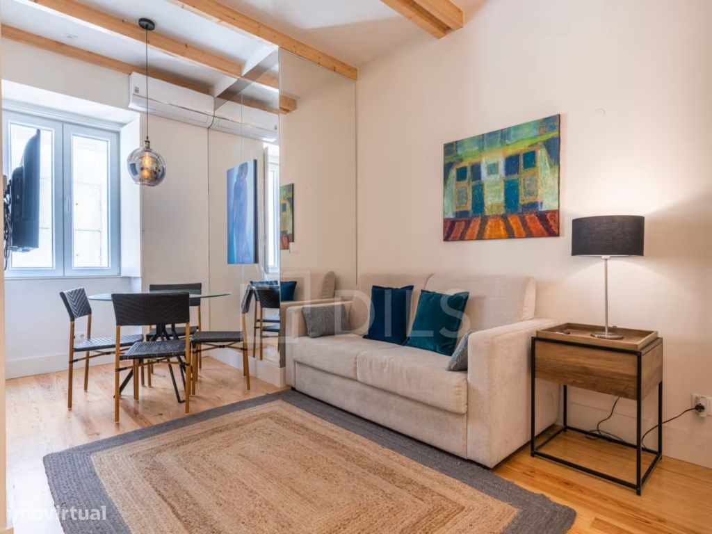 3 bedrooms Apartment in Lisbon, Portugal No. 319041