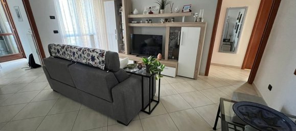 3 bedrooms Apartment in Bari, Italy No. 381727 4