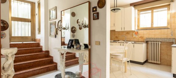 2 غرف نوم فيلا في Cinisello Balsamo, Italy رقم 128963 22