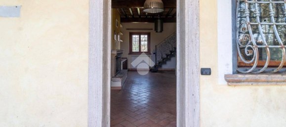 4 bedrooms Villa in Campagnano di Roma, Italy No. 54368 3