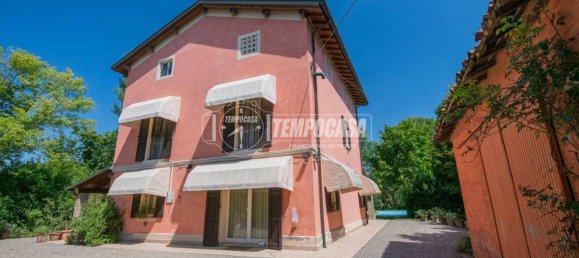 4 bedrooms Villa in Soliera, Italy No. 292837 2