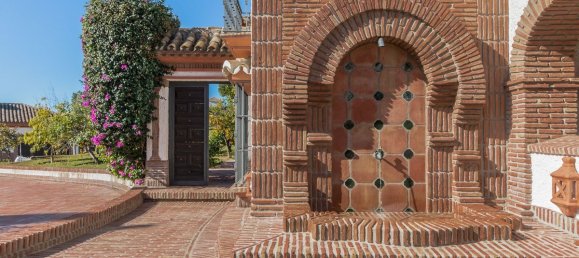 4 bedrooms Villa in Marbella, Spain No. 52956 4