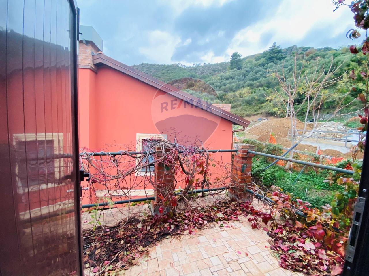 8غرفة منزل في Casarza Ligure, Italy رقم 136179