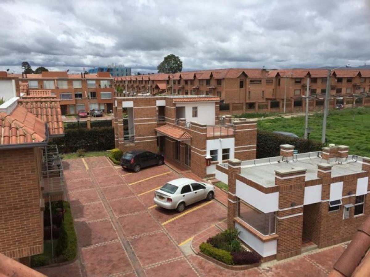 4 bedrooms House in Cundinamarca, Colombia No. 1282