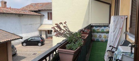 Квартира с 2 комнатами в Казирате д’Адда, Италия № 89979 18