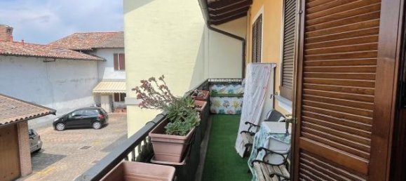 Квартира с 2 комнатами в Казирате д’Адда, Италия № 89979 22