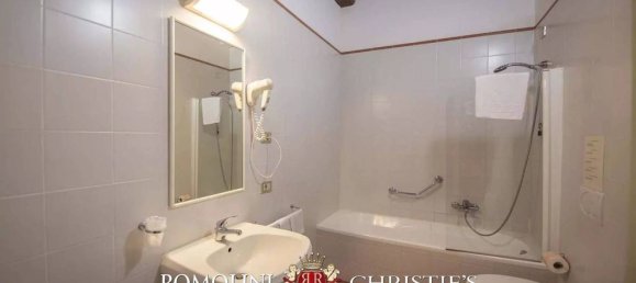 24 bedrooms Villa in San Gimignano, Italy No. 126760 26