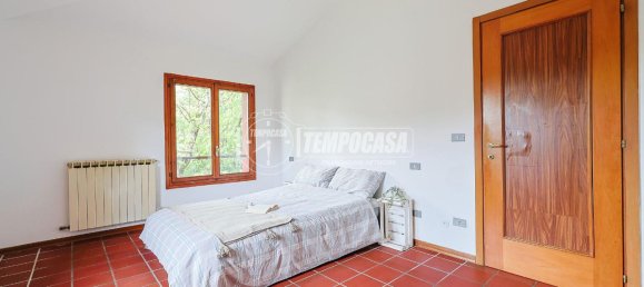 3-salle Appartement à Castel San Pietro Terme, Italy No. 111669 12
