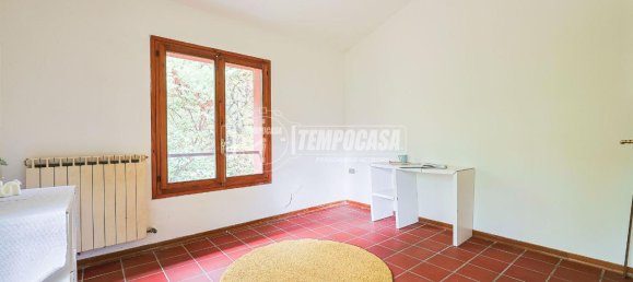3-salle Appartement à Castel San Pietro Terme, Italy No. 111669 16