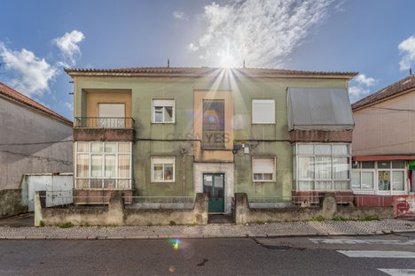 287m² Building in Loures, Portugal No. 137952