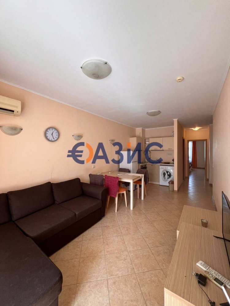 Квартира с 2 спальнями в Свети-Влас, Болгария № 540