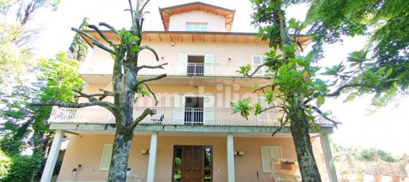 Вилла с 6 спальнями в Лучиньяно, Италия № 356263 3