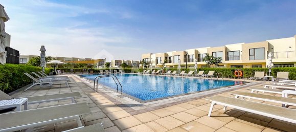 4 chambres Villa à Dubai, UAE No. 27147 3