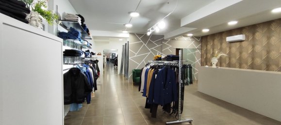 Gewerbliche Immobilie in Vittoria, Italy 220m², Nr. 176423 11
