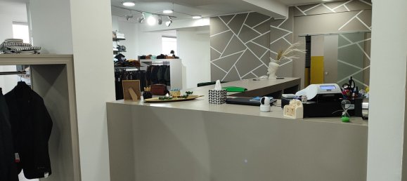 Gewerbliche Immobilie in Vittoria, Italy 220m², Nr. 176423 9