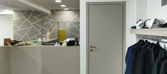 Gewerbliche Immobilie in Vittoria, Italy 220m², Nr. 176423 8