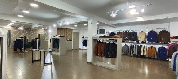 Gewerbliche Immobilie in Vittoria, Italy 220m², Nr. 176423 5