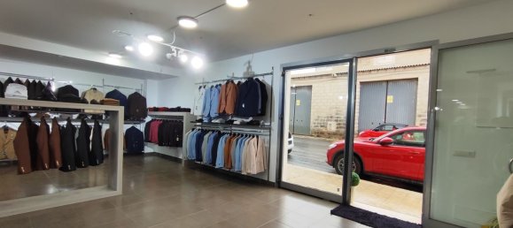 Gewerbliche Immobilie in Vittoria, Italy 220m², Nr. 176423 3
