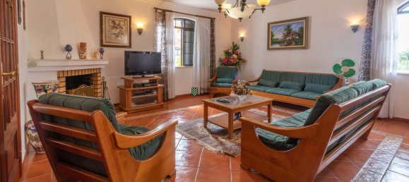 5 bedrooms Villa in Portimao, Portugal No. 197369 3