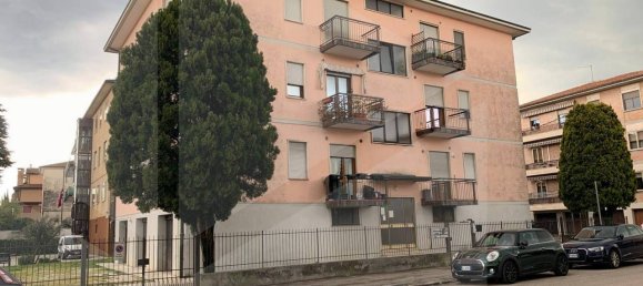 6 rooms Apartment in Vicenza, Italy No. 18572 2