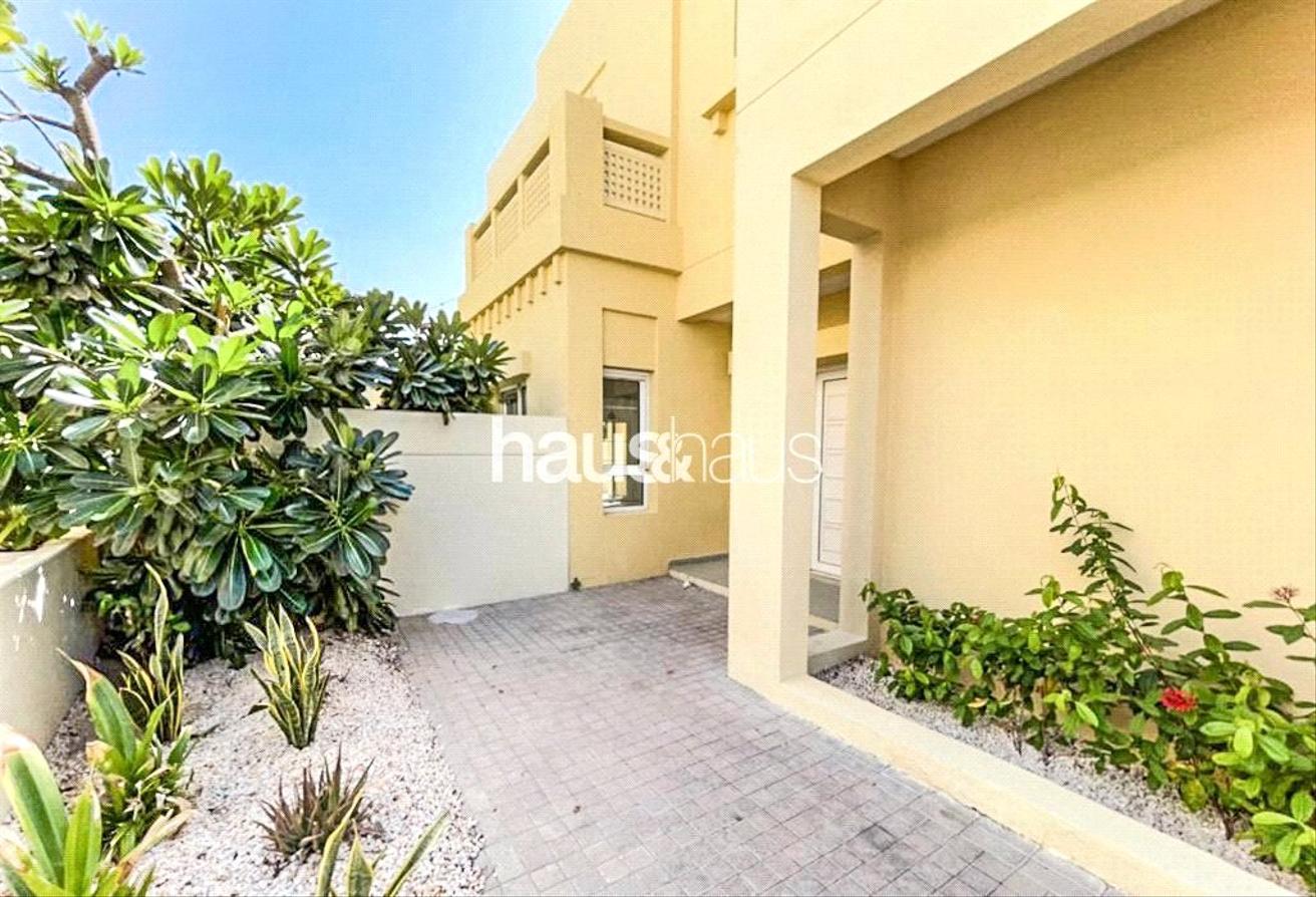 3 غرف نوم فيلا في البحيرات, UAE رقم 100293