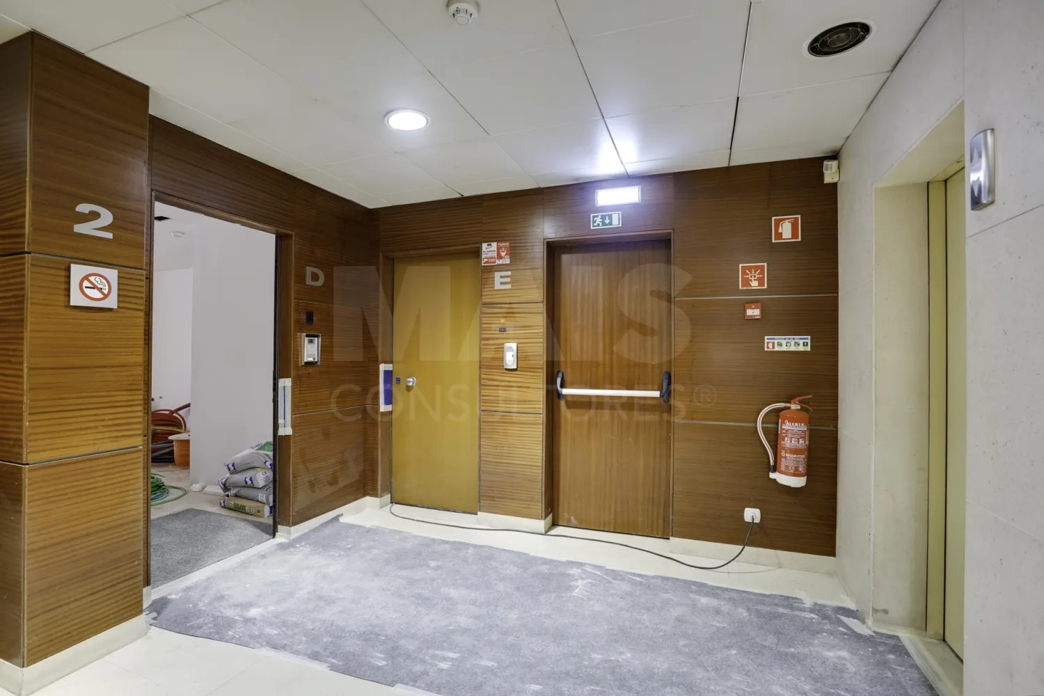 65m² Office in Lisbon, Portugal No. 134264