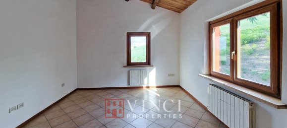 5 bedrooms House in Montelupone, Italy No. 123281 12