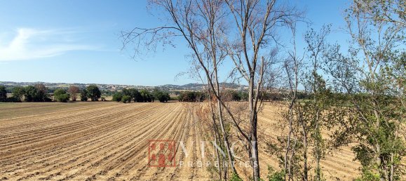 5 bedrooms House in Montelupone, Italy No. 123281 19