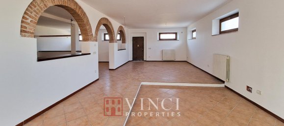 5 bedrooms House in Montelupone, Italy No. 123281 5