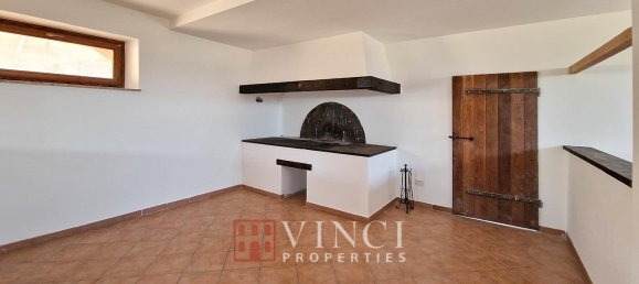 5 bedrooms House in Montelupone, Italy No. 123281 6