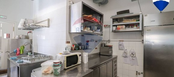 3 rooms Commercial property in Rome, Italy No. 52607 30